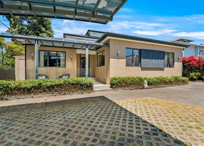  at 11 Stafford Road, Northcote Point, North Shore City, Auckland