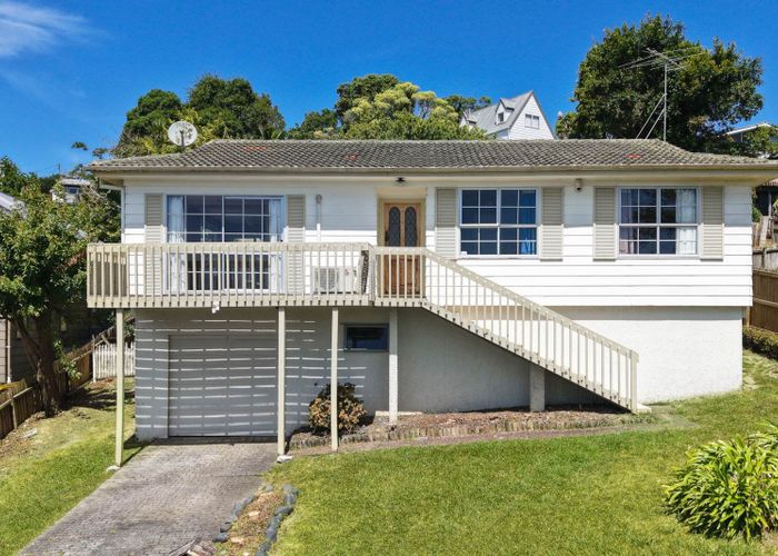  at 39 Oaktree Avenue, Browns Bay, North Shore City, Auckland