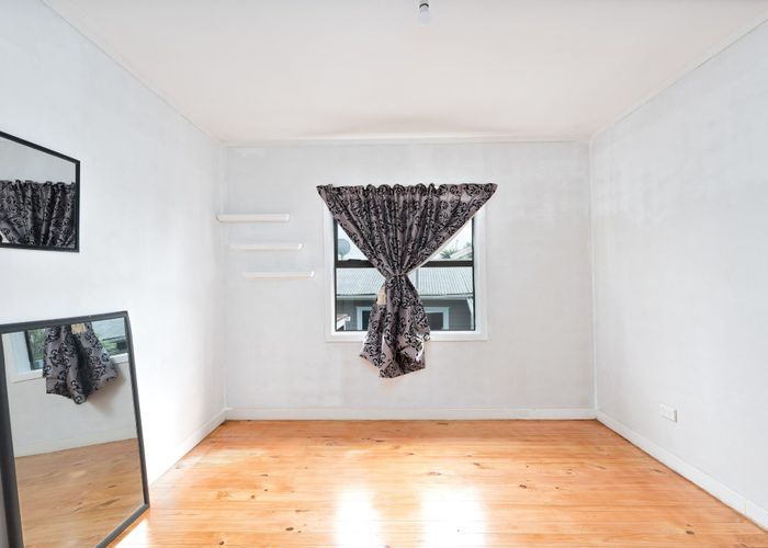  at 17 Lanigan Street, Birkdale, Auckland