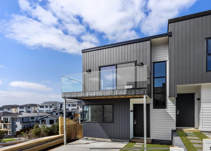  at 4 Kautawa Lane, Massey, Auckland