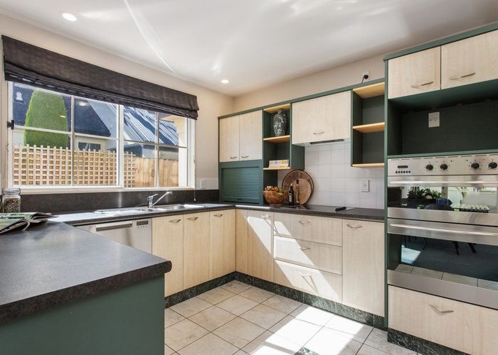  at 2/61 Murray Place, Merivale, Christchurch City, Canterbury