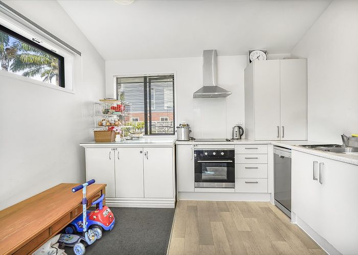  at 2/13 Lyon Street, Frankton, Hamilton, Waikato