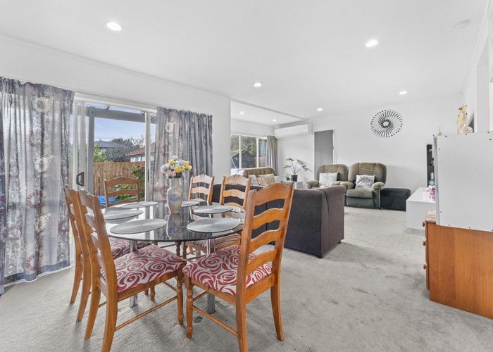  at 2/11 Marr Road, Manurewa, Manukau City, Auckland