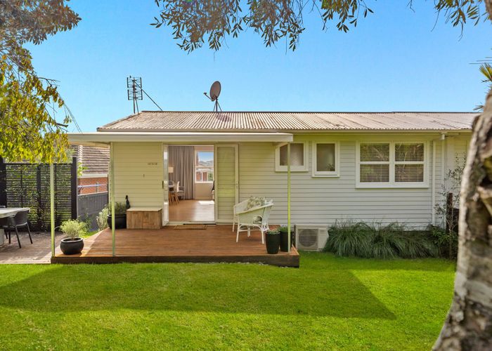  at 2/19 Bishopgate Street, Birkdale, North Shore City, Auckland