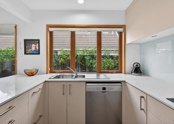  at 2/130 Muritai Road, Eastbourne, Lower Hutt, Wellington