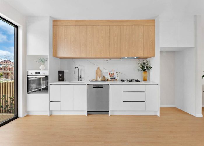  at 195 Henwood Road, Westgate, Waitakere City, Auckland