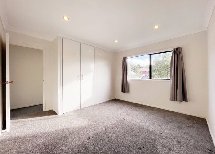  at 2/9 Danube Lane, Glen Eden, Auckland