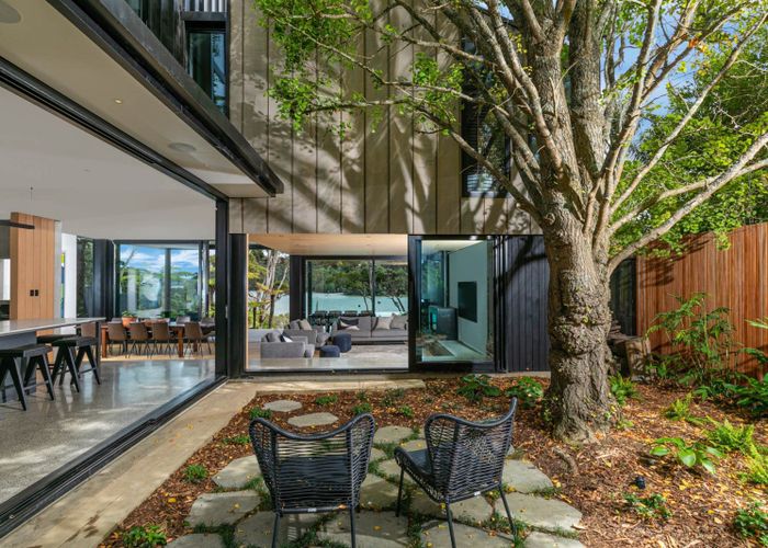  at 16 Kingfisher Grove, Greenhithe, Auckland