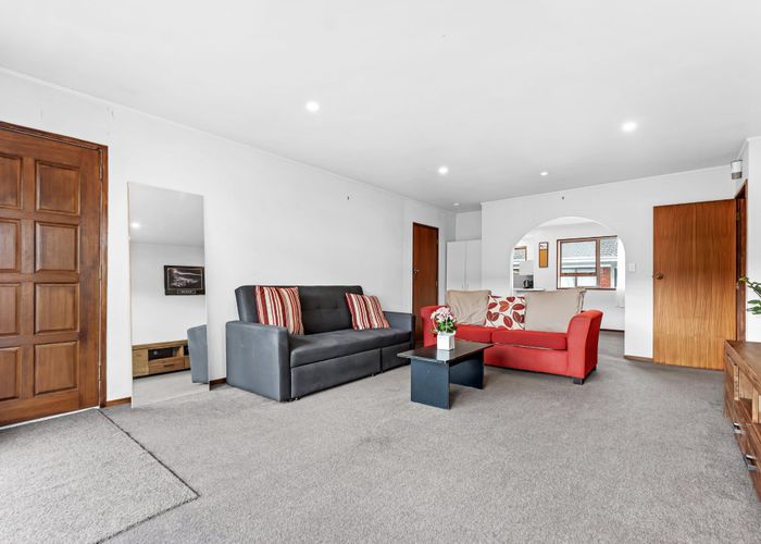  at 1/8 Aberfeldy Avenue, Highland Park, Manukau City, Auckland