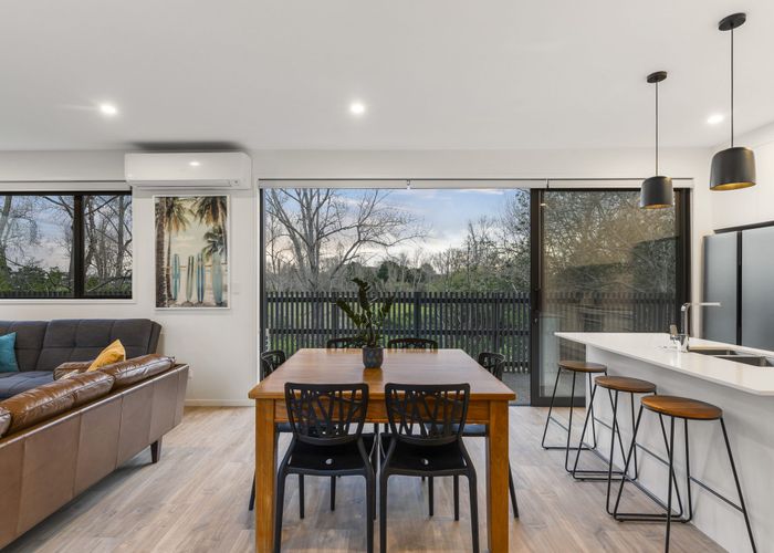  at 7 Teuila Grove, Wai o Taiki Bay, Auckland