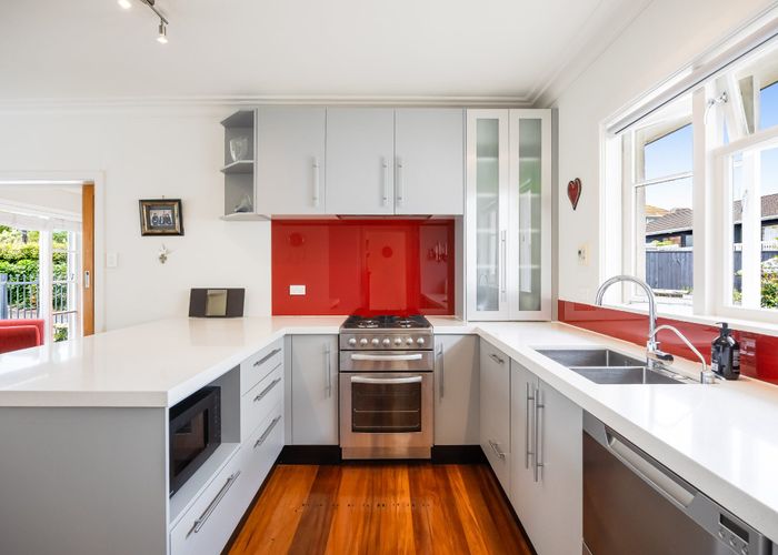  at 2/233b Hillsborough Road, Mount Roskill, Auckland City, Auckland
