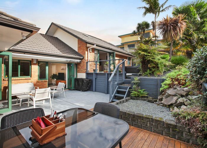  at 5 Hoya Court, Henderson, Waitakere City, Auckland