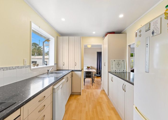  at 1/8 Atlantis Place, Totara Vale, North Shore City, Auckland
