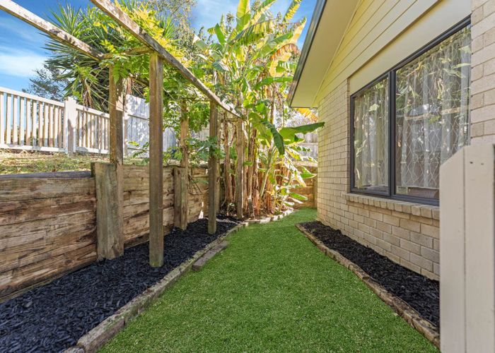  at 2 Skelton Avenue, Randwick Park, Manukau City, Auckland