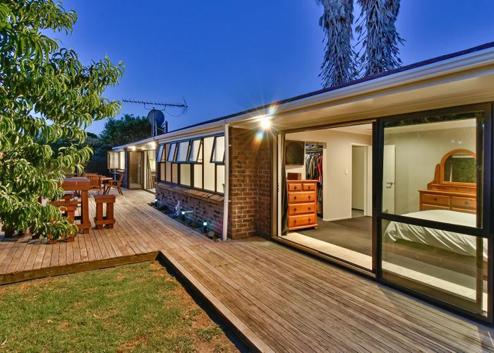  at 6 Estelle Place, Farm Cove, Auckland