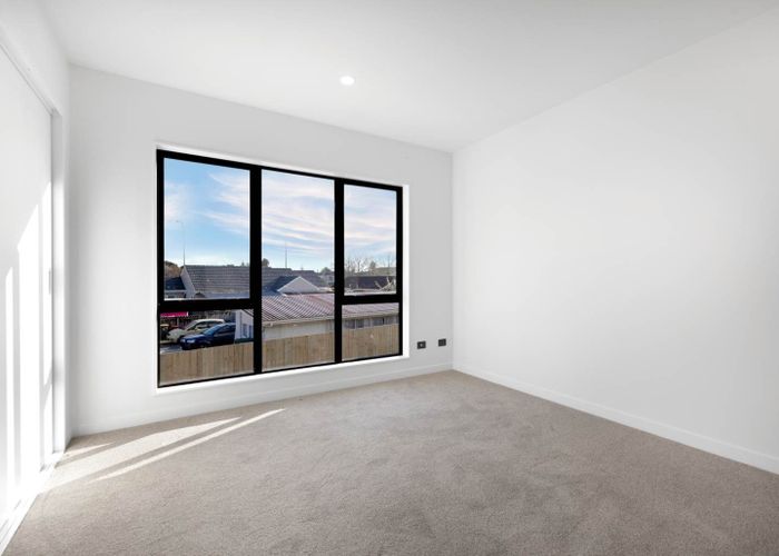  at 2/399 Massey Road, Mangere, Manukau City, Auckland