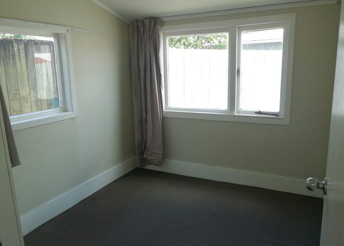  at 162 Rathgar Road, Henderson, Auckland