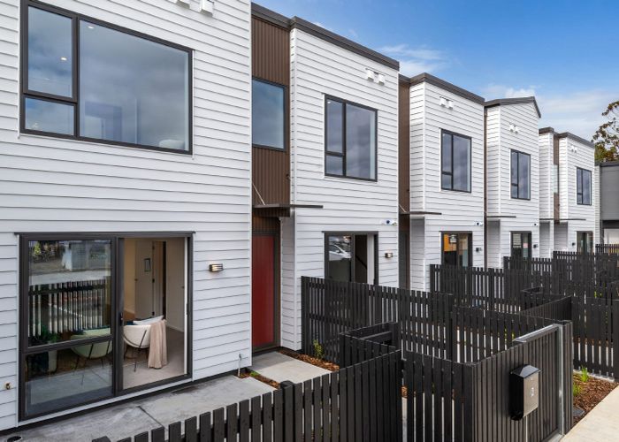  at 33 Isabella Lane, Western Heights, Waitakere City, Auckland