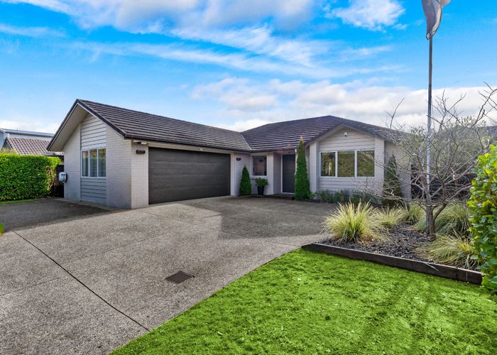  at 52 Castellina Drive, Karaka, Papakura