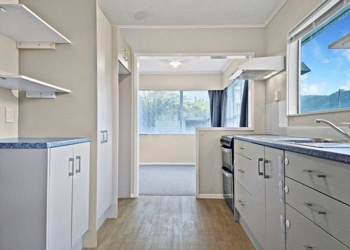  at 32 Matthews Road, Wainuiomata, Lower Hutt, Wellington