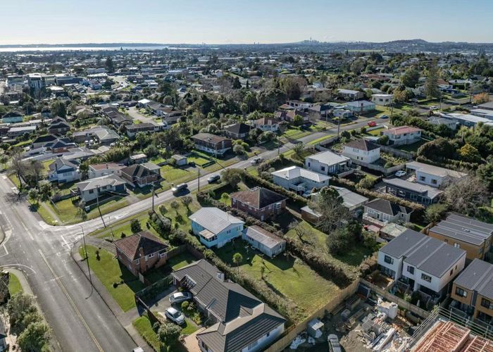  at 52 Savoy Road, Glen Eden, Waitakere City, Auckland