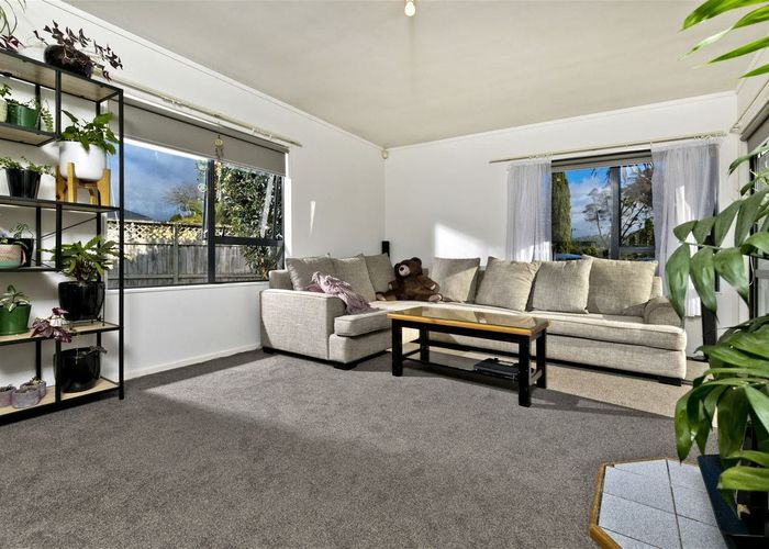  at 106 Glen Road, Ranui, Auckland