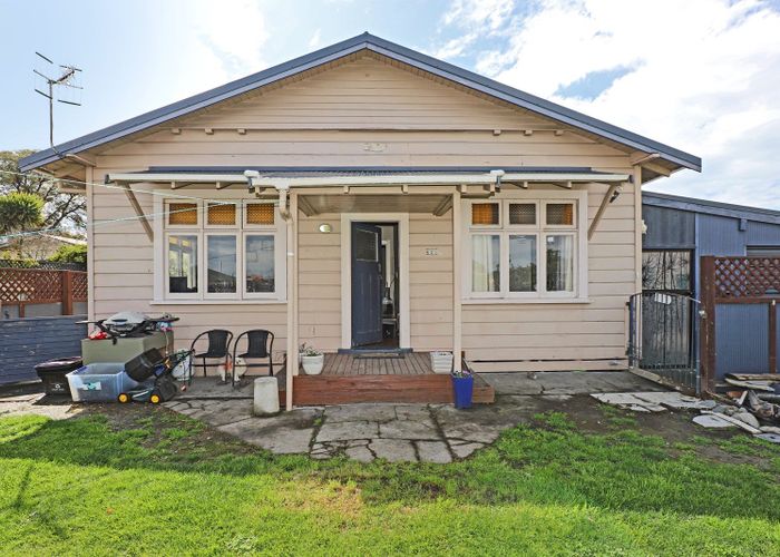  at 621 Avenue Road West, Saint Leonards, Hastings
