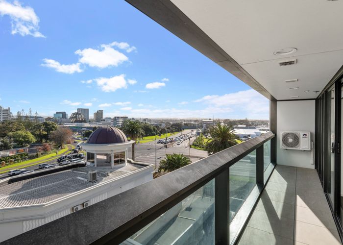  at 411/8 Lakewood Court, Manukau, Manukau City, Auckland