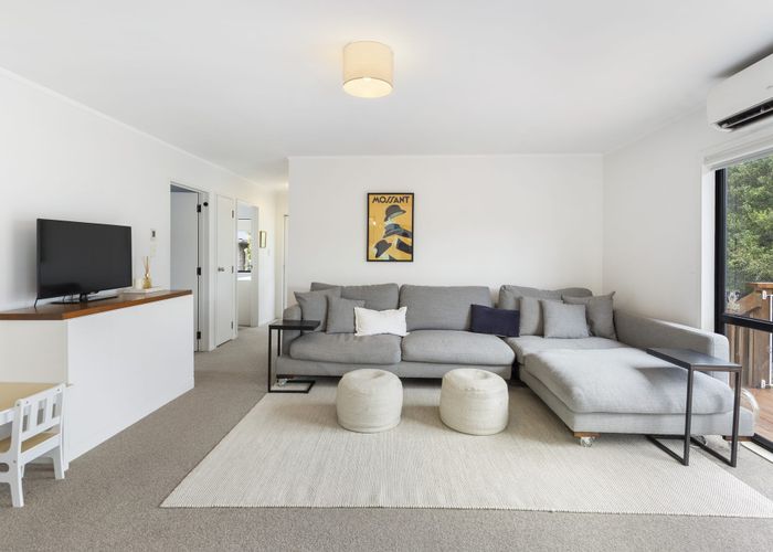  at 2/42 Eaglehurst Road, Ellerslie, Auckland