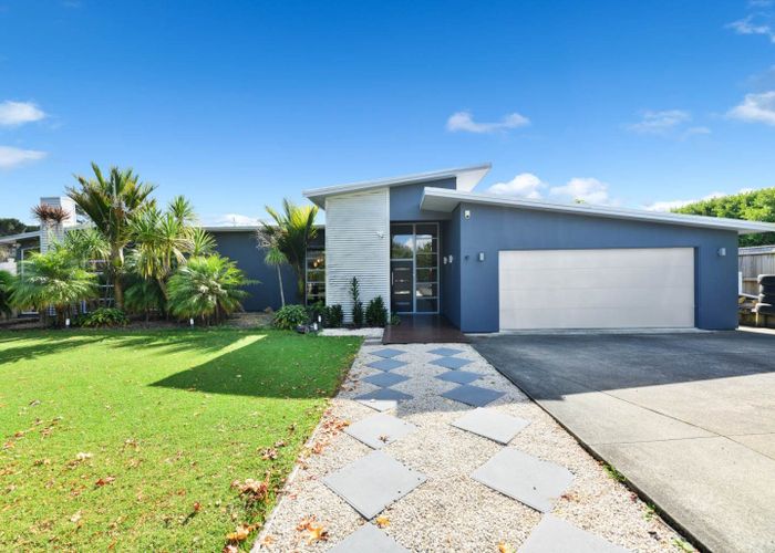  at 7 Wicklam Lane, Greenhithe, Auckland
