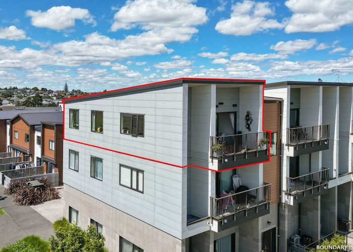  at 8/1 Coral Tree Avenue, Manukau, Manukau City, Auckland