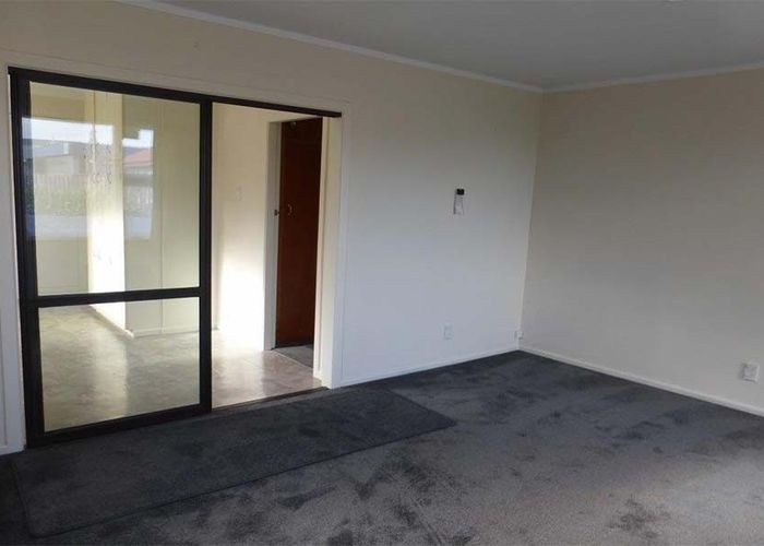  at 2/8 Stanmore Road, Linwood, Christchurch City, Canterbury