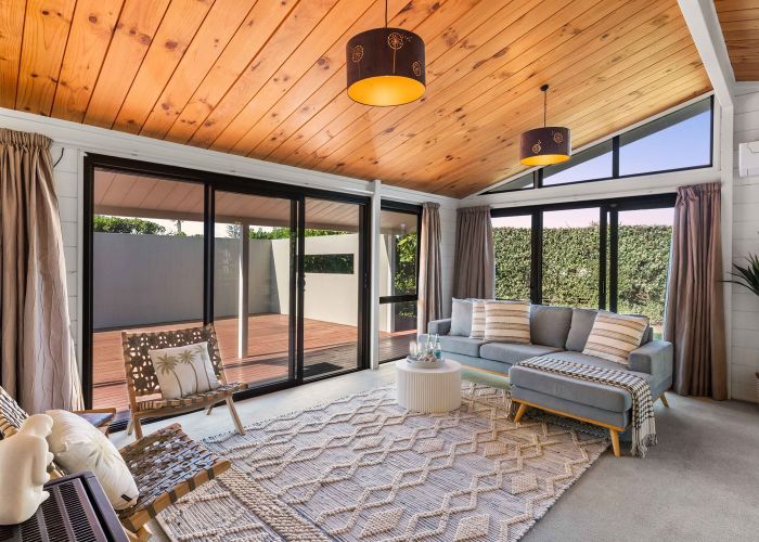  at 10 Jane Street, Waikanae Beach, Kapiti Coast, Wellington