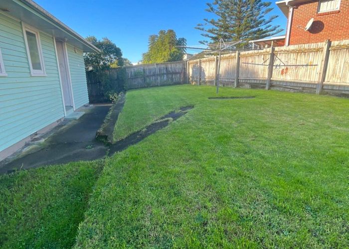  at 2/27 Quona Avenue, Hillsborough, Auckland City, Auckland