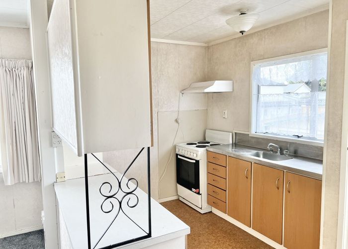  at 21 Tudor Road, Henderson, Waitakere City, Auckland