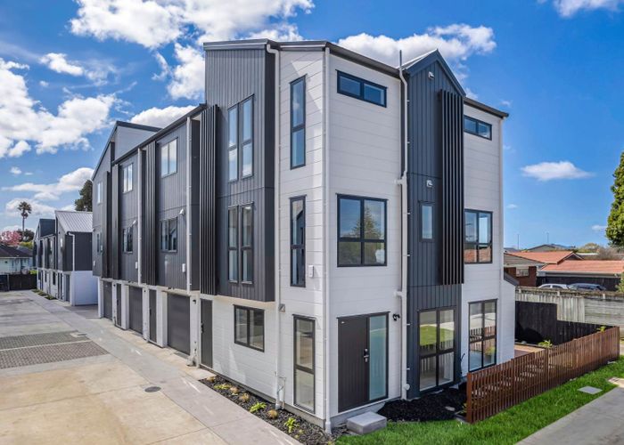  at Lot 4, 25 Taikata Road, Te Atatu Peninsula, Waitakere City, Auckland