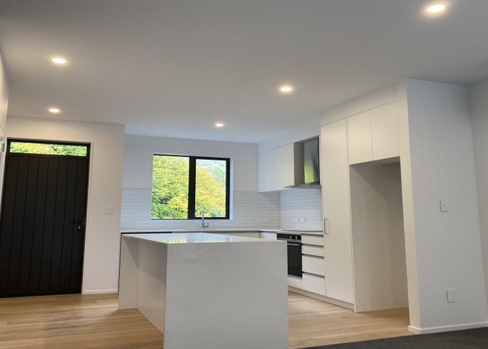  at 6a Ferry Road, Days Bay, Lower Hutt, Wellington