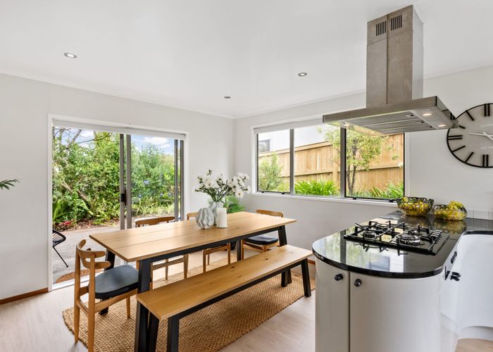  at 4 Bain Place, Bucklands Beach, Manukau City, Auckland