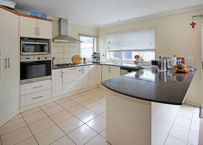  at 9 Cambrian Crescent, Flat Bush, Auckland