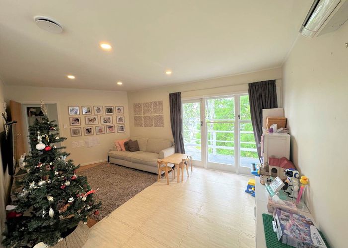  at 3 Amsterdam Place, Avondale, Auckland