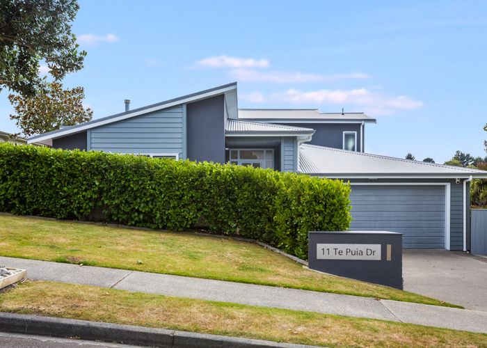  at 11 Te Puia Drive, Aotea, Porirua
