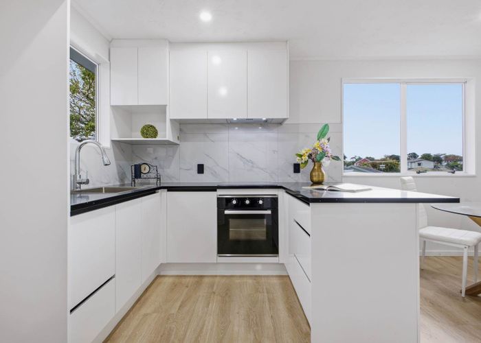  at 2/14 Silver Creek Road, Weymouth, Manukau City, Auckland