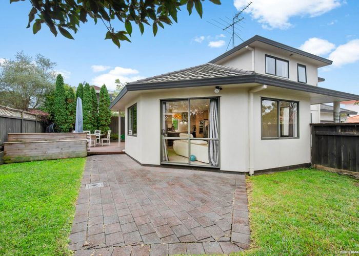  at 2/3 Mossop Rise, Glenfield, North Shore City, Auckland