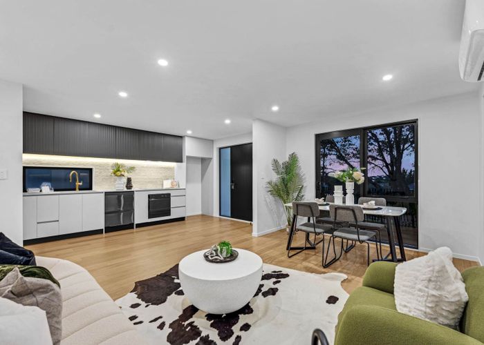  at 21D Knights Road, Rothesay Bay, North Shore City, Auckland