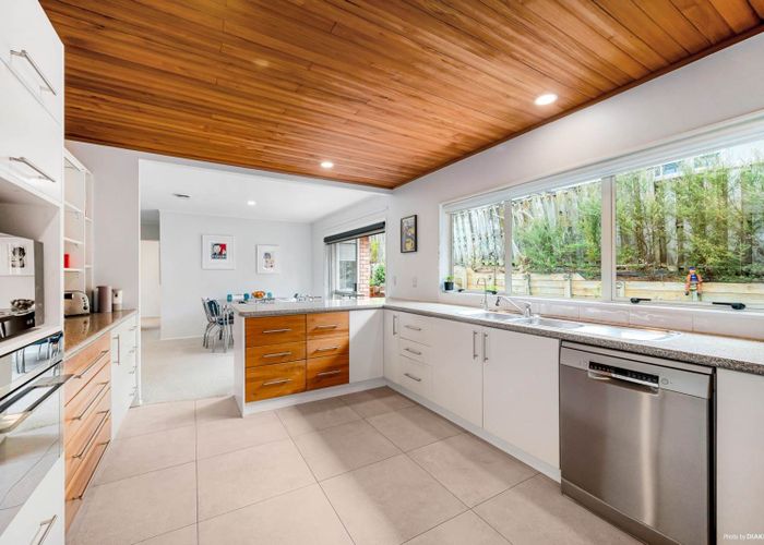  at 17 Emlyn Place, Torbay, Auckland