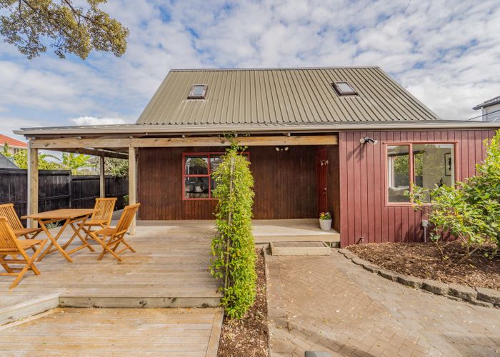  at 2/18 Strid Road, Te Atatū South, Auckland