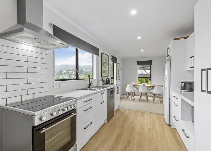  at 4 Percy Dyett Drive, Karori, Wellington