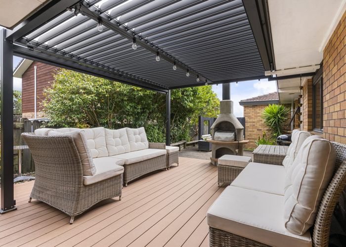  at 2/9 Perendale Close, Somerville, Manukau