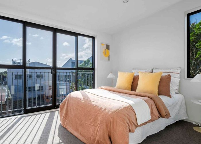  at 2/1902 Great North Road, Avondale, Auckland City, Auckland