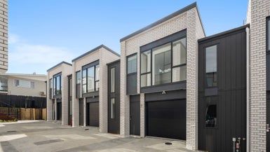  at 8/36 Thatcher Street, Mission Bay, Auckland